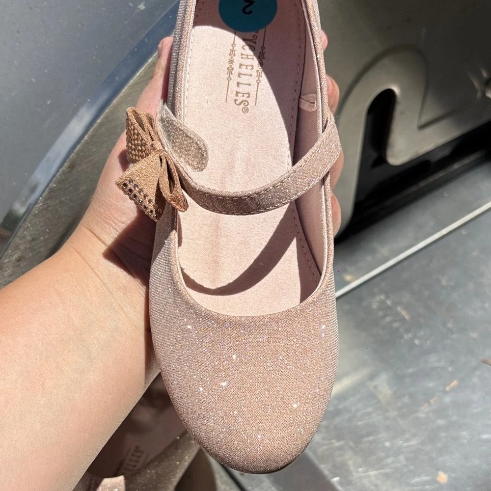 Seychelles Sparkly Tan Kids Dress Shoes Size 2